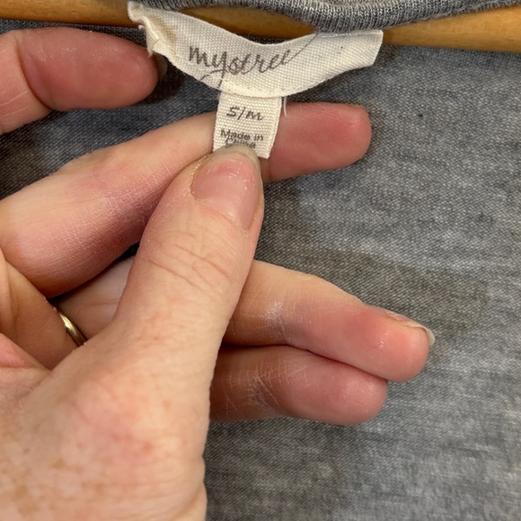 Mystree Gray Long Sleeve Relaxed Blouse - Picture 3 of 4